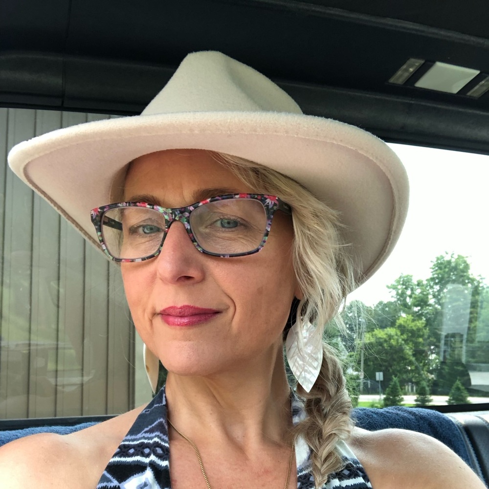 Meet your Posher, Jen